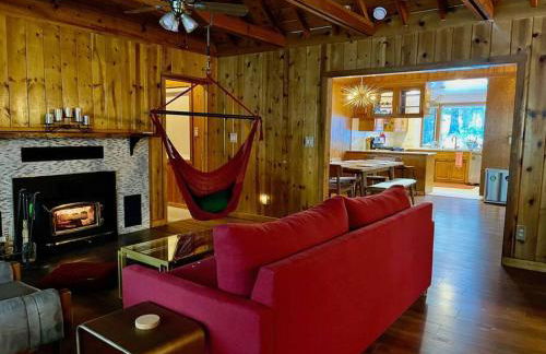 Serene and Magical Cabin w/Barrel Sauna and Fireplace - Foto 12