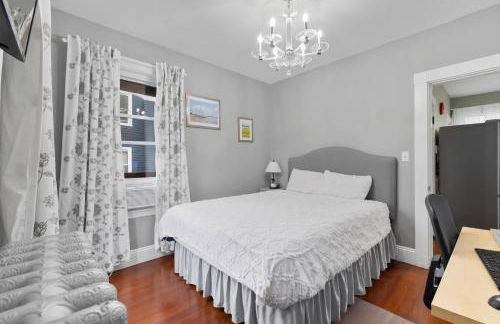 Bright & Spacious 3BR, Mins from Downtown, Easy to Gillette, Parking - Foto 45