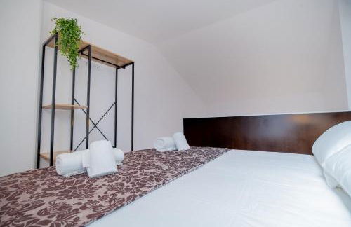 Atico duplex con Barbacoa y Terraza en Barri Port Maritim - Foto 27