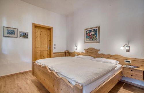 Kreuzwegerhof Nals - Historic Nature Stay with Pool near Meran & Bozen - Photo 54