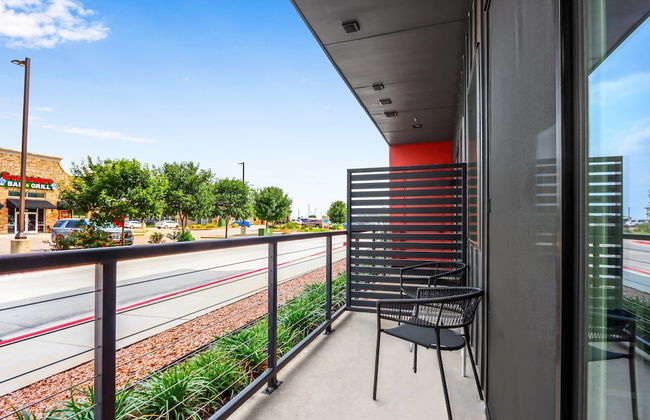 Luxury Resort-style Living Centrally Located - Foto 24