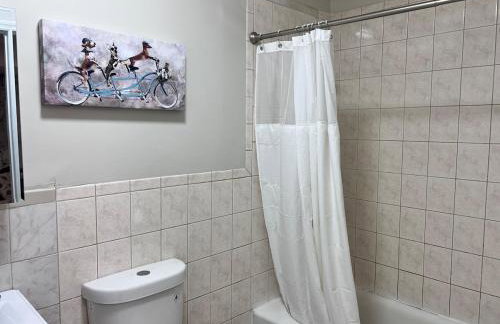 Haven 2 Bedroom by EWR airport - Photo 18