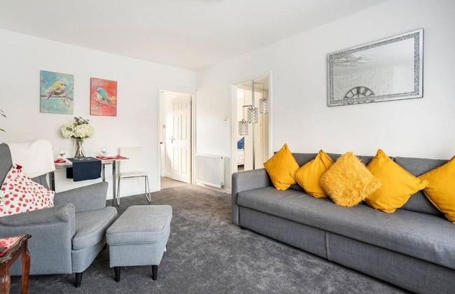 1 Bed-sleeps 4-free Parking-30 Min to Central Ldn - Photo 10