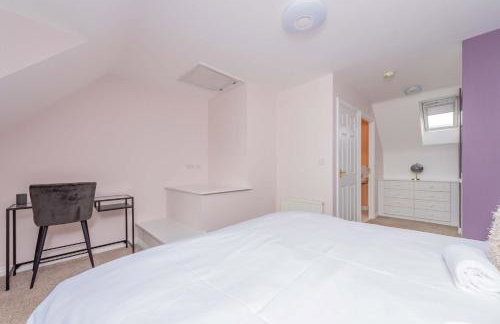 Central Townhouse Tipton - Sleeps 8 - Ideal for Contractors & Families - Foto 24