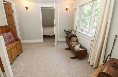 Guildford Farmhouse - Photo 32