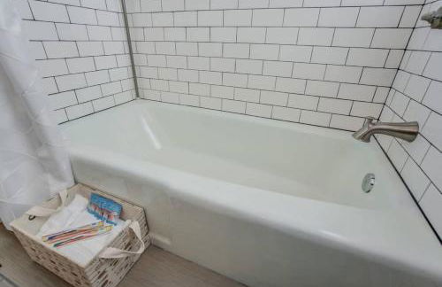 2BR Aptmt Parks Private Deck, Mountain Views! - Foto 40