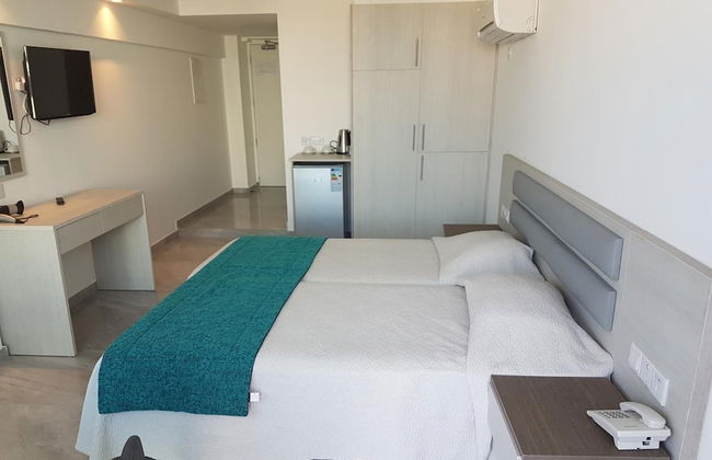 Melini Hotel Suites - Photo 14