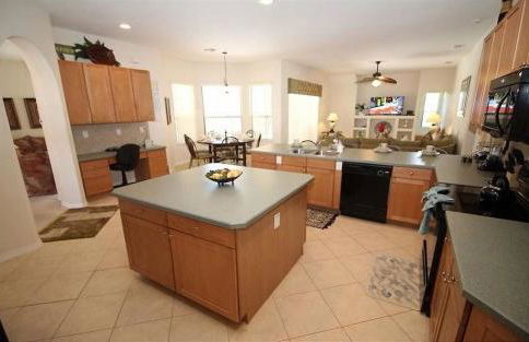 #440-Large 5 bed pool home with excellent privacy - Foto 23