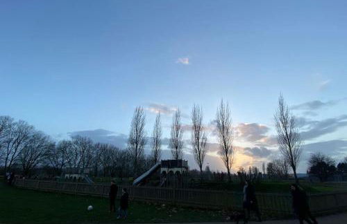 Modern 1-Bed - Free Parking - WiFi - Near Station - Foto 17