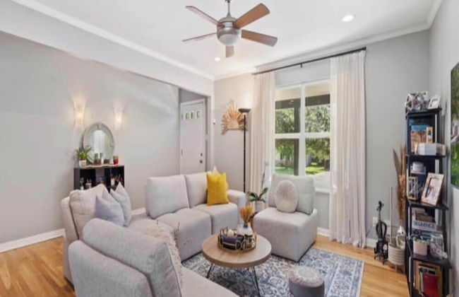 Historic Charmer Clean Comfortable - Photo 11