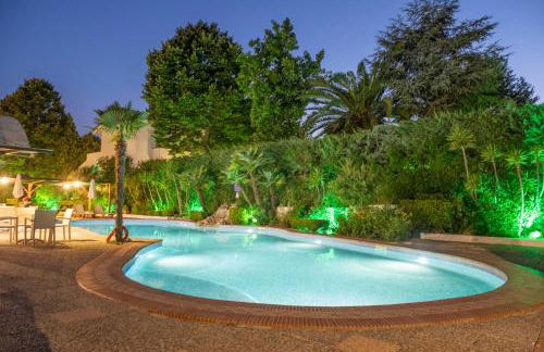 Aristides Hotel - Photo 4