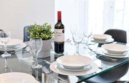 Gower Vista 3 bed in Mumbles with free parking & sea views - Foto 7