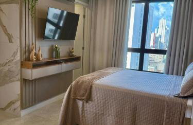 Flat VIP em Boa Viagem - Perto Aeroporto-Shopping Recife e Praia - check in 24h - wi-fi rápido - prédio piscina, coworking, academia e etc - Foto 18