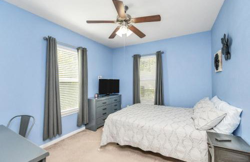 Summer Bliss 3BR Home, Walk to Beach Master Suite Sleeps 9 - Foto 28