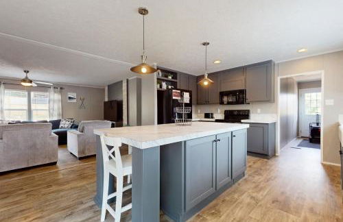 New Lake Home Sleeps 14 Private Dock Deck Grill - Foto 9