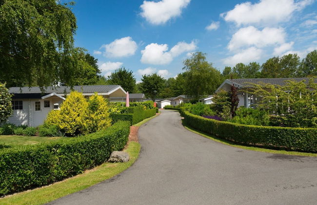 Modern Chalet With a Fireplace in a Holiday Park - Foto 47