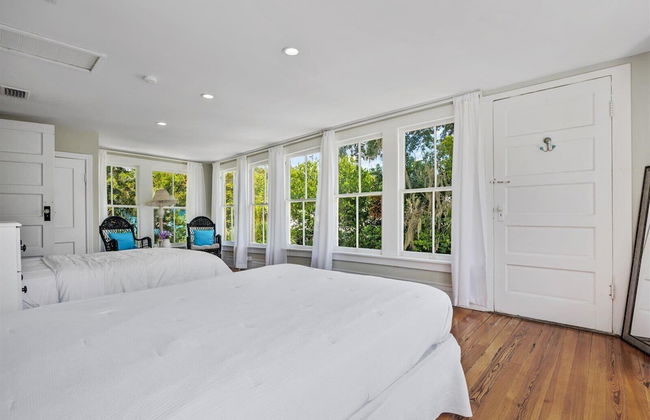 Chic St. Augustine Home Steps to Dining, Shopping - Photo 4