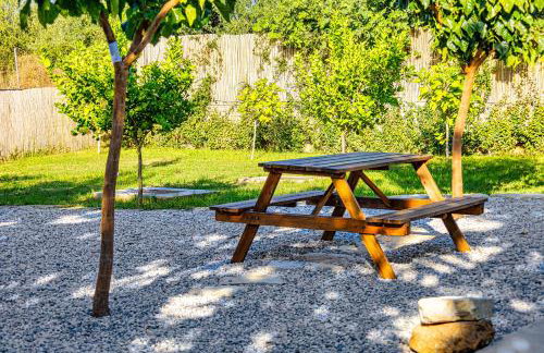 Chris and Stratos villa with private ecologic pool and kid's playground! - Foto 14