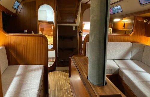 Entire Boat at St Katherine Docks 2 Available select using room options - Photo 52