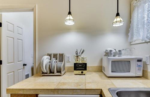 Cozy Portland Studio with Electric Fireplace - Foto 10