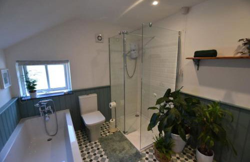 Perfect for Snowdon. Groups, families+dogs welcome - Photo 36