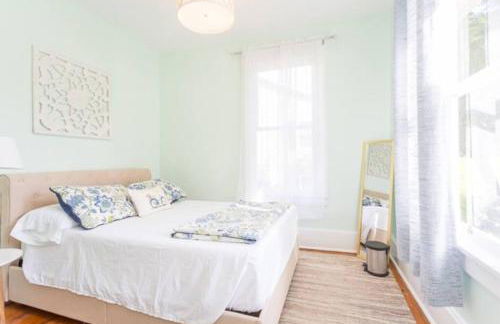 Steps to JMU & I-81 Fenced Yard Walk 2 Starbucks - Foto 8