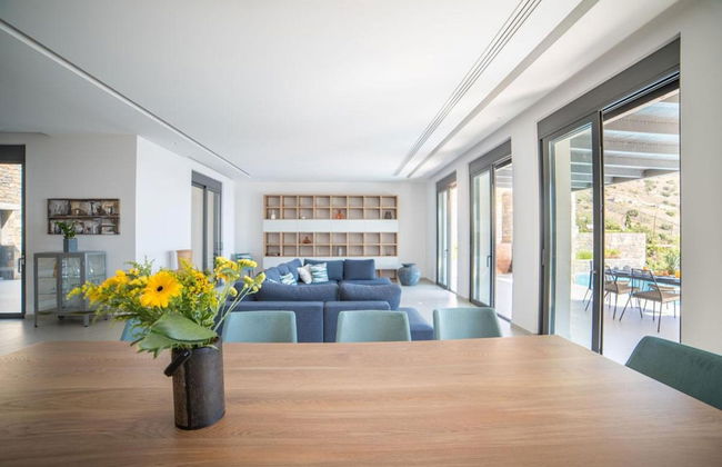 Sea View 6 Bedroom Villa With a Heated Pool - Foto 5