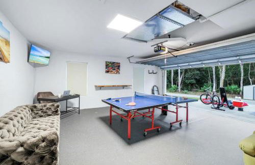 Lux Fam Private Resort Pool Spa, 2 Private Pickleball Courts, Basketball, Ping Pong Table, Mini Golf, Close To Beach & Dining Home Sleeps 8 - Photo 7