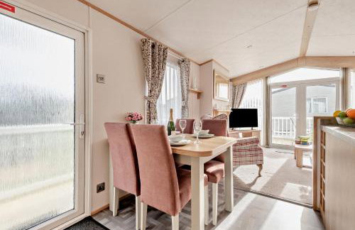 Vivian Lodge 2 Bedroom New Forest Holiday Home Hoburne Bashley - Foto 12