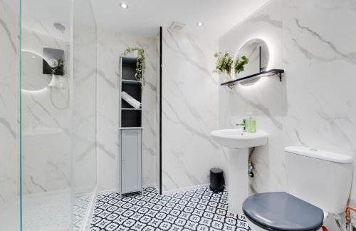 Liverpool Warehouse Flat - Sleeps 5, WiFi, Free On-Site Parking - Foto 27