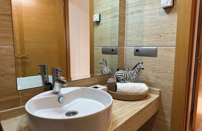 Apartment Sleeps 6 With Private Garden - Photo 17