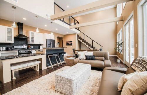 Modern Home of Style & Comfort! - Foto 8