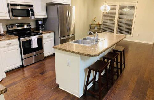 Peaceful 3BR/2BA Hidden Lake Home Near ACOM w/WiFi - Foto 7