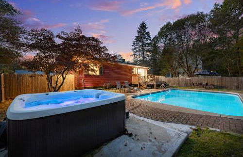 Experience Four Seasons in the Poconos - hot tub, lakeview - Foto 1