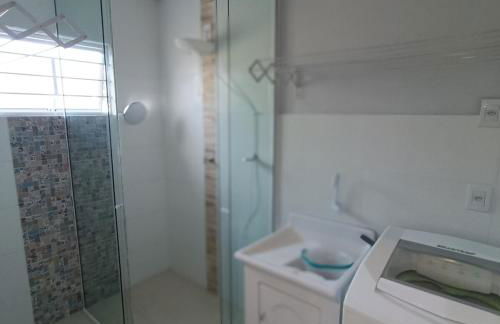 Apartamento térreo aconchegante com estacionamento na porta - Foto 7