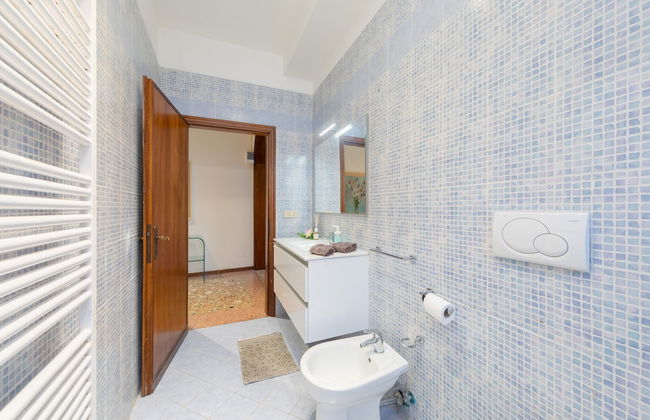 Lovely Canal View - Photo 17