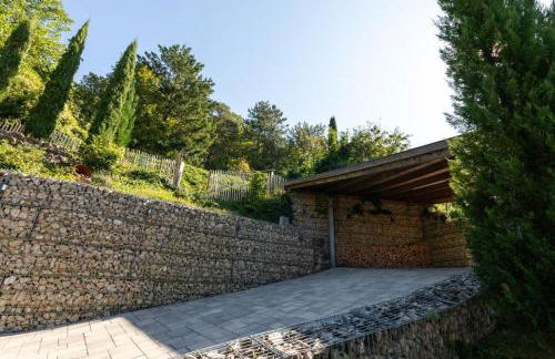 Ferienhaus hoch über dem Taubertal mit fantastischem Weitblick, Dachterrasse, 2000m2 großem Grundstück und Kamin - Foto 14