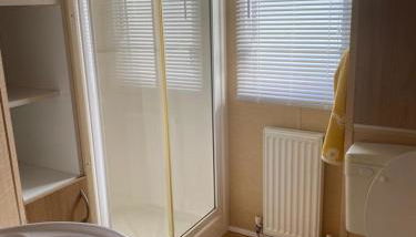 Comfy 2 bed holiday caravan - Foto 5