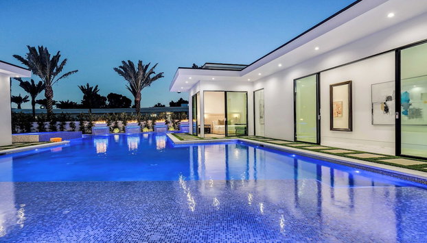 Luxury Retreat Pool, Putting Green + Pickleball Sleeps 17 Bravo Villa 8 by Avantstay - Foto 5, Interior