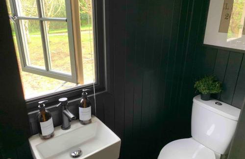 Shepherd's Hut - Sleeps 2 - Pet Friendly - Parking - Foto 43