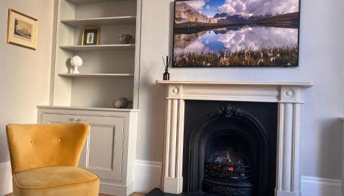 No2 Clarence grade II Regency townhouse short walk to racecourse and town centre - Foto 3