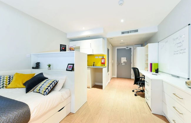 Student Only Merchant Studios in Glasgow - Photo 6