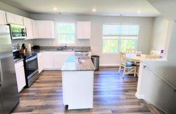 Furnished 3BR Townhome Near Duke & RTP - Foto 7