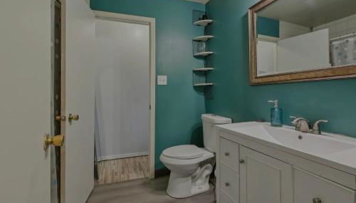 Stunning Brick Tri Level Home 420 friendly - Photo 5