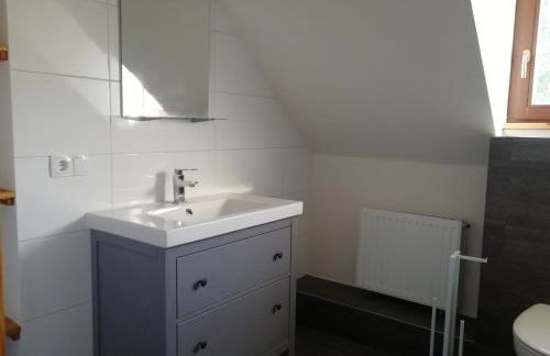 Schlossblick Apartment für 4 mit Küche Kamin Netflix Parken und Hofladen - Foto 25