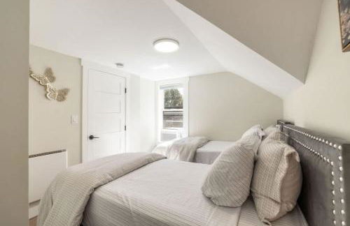 Flying Colors Cottage Walk to Downtown - Foto 18