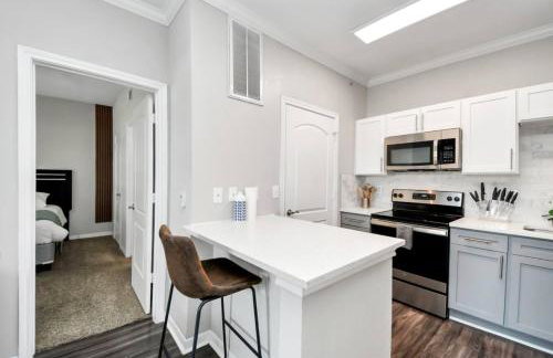 Lux Resort-Style Pool, Gym, Parking Near Houston - Foto 12