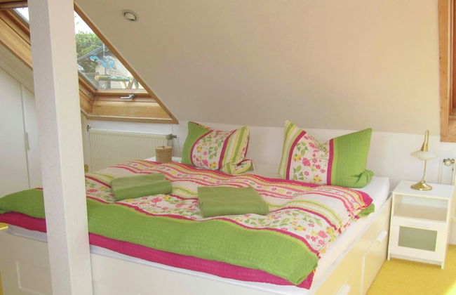 Holiday Home with Garden & Terrace near Rennsteig in Thuringian Forest - Foto 2