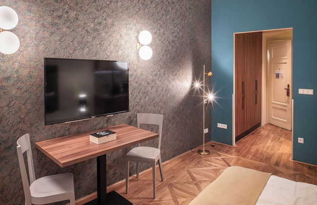 Golden Angel Suites by Adrez Living - Photo 34