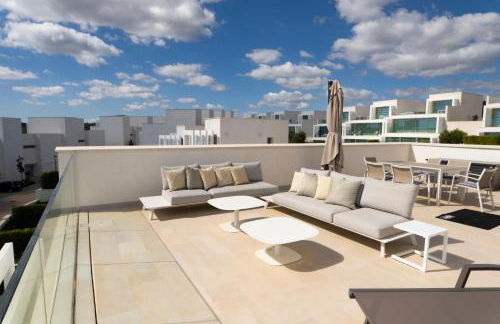 Villa La Perla Sotogrande - since 2022 - Sea View - 3 Bedrooms and Bathrooms - La Reserva Beach and Golf nearby - Foto 20